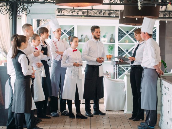 Optimiser l’expérience client dans vos restaurants, hôtels et cafés : quel est l’impact des contenus graphiques et digitaux&nbsp;?